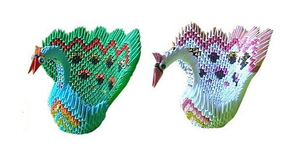 Rrjedhja dhe gjethet krijohen nga letra me ngjyrë të zakonshme duke përdorur teknikën e origami klasike