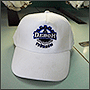 Машинна вишивка на бейсболці з логотипом Лос-Анжелос